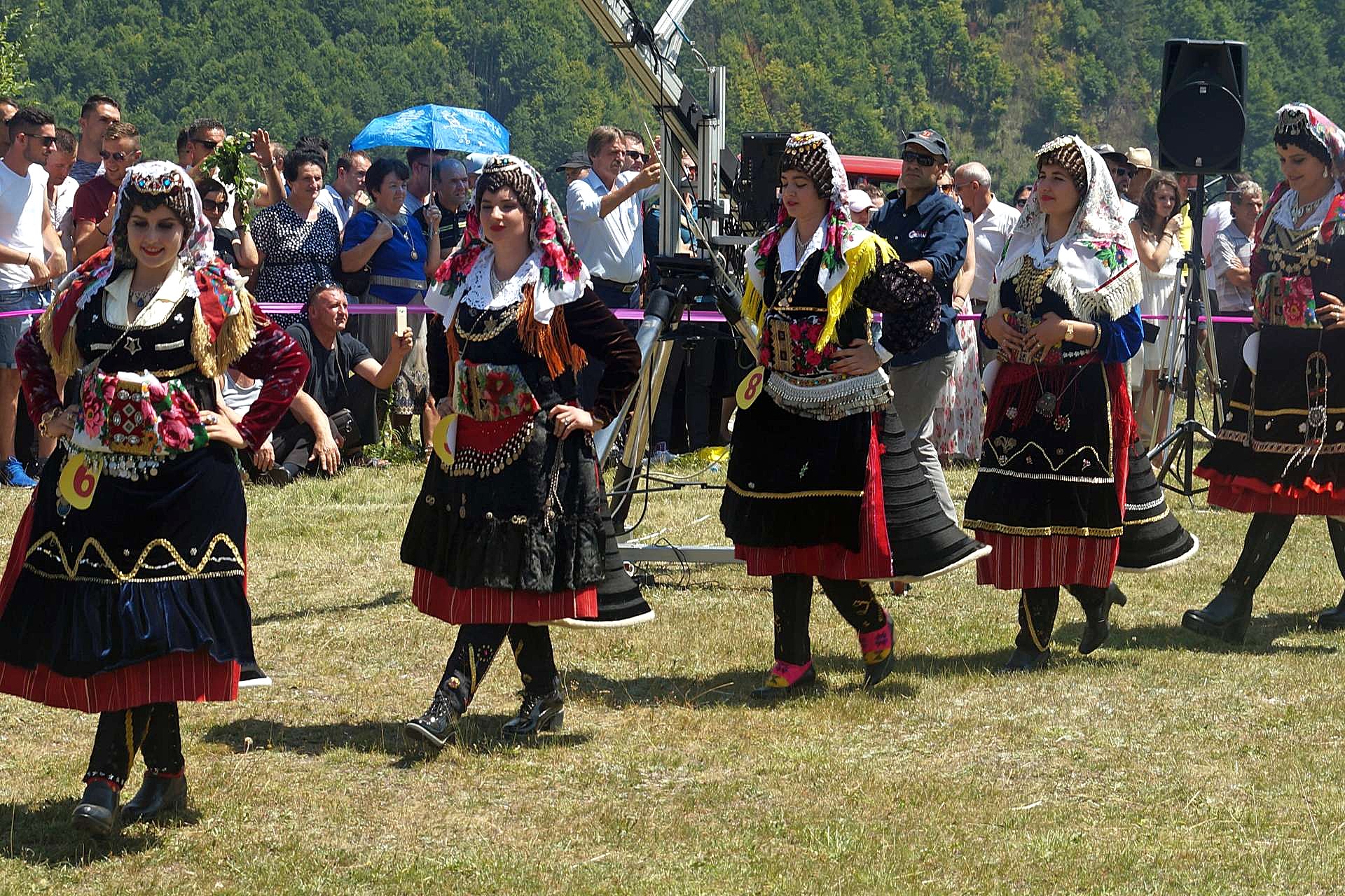 Traditional Costumes in Europe – ヨーロッパの伝統衣装 – – World Voyage